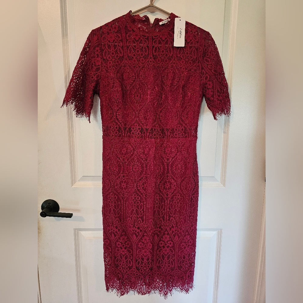 Chic Lace Midi Dress in Rich Burgundy
